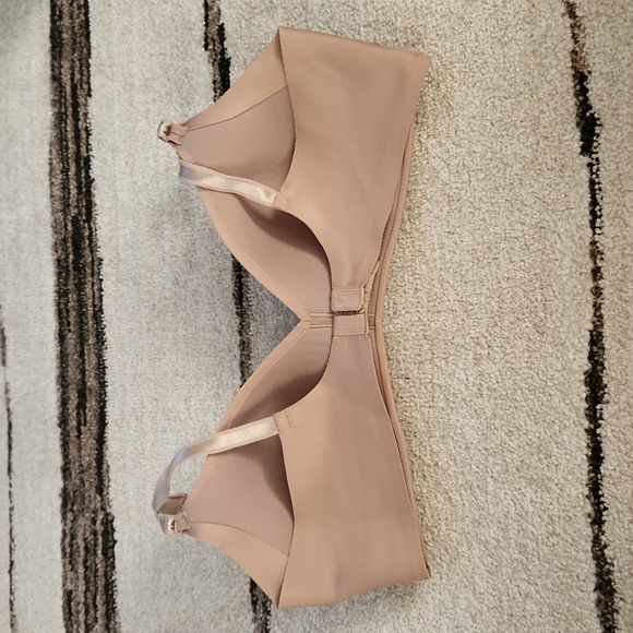 Warners Wireless Bras - Size 34C - Picture 2 of 4